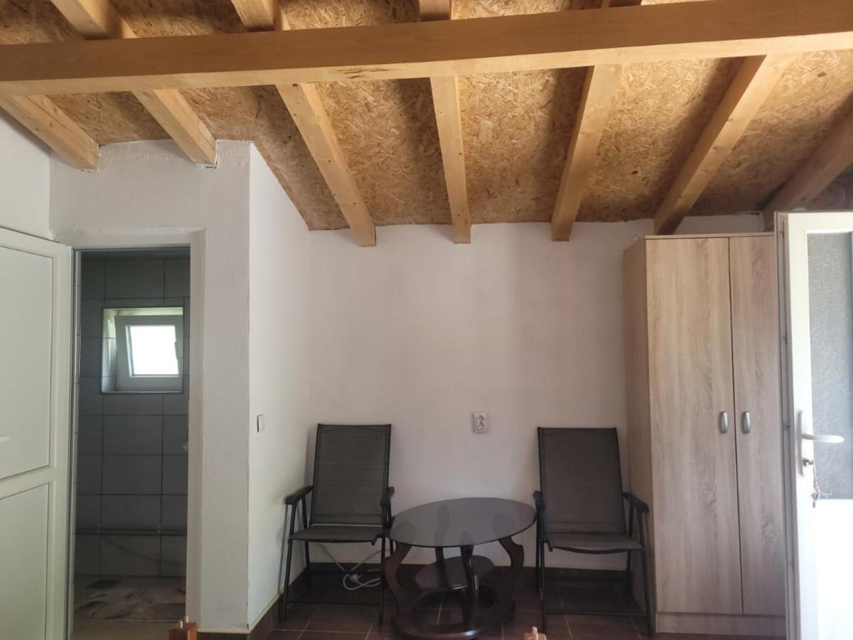 Lola Guest House Vuthaj Dış mekan fotoğraf