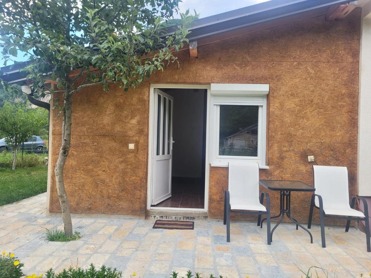 Lola Guest House Vuthaj Dış mekan fotoğraf