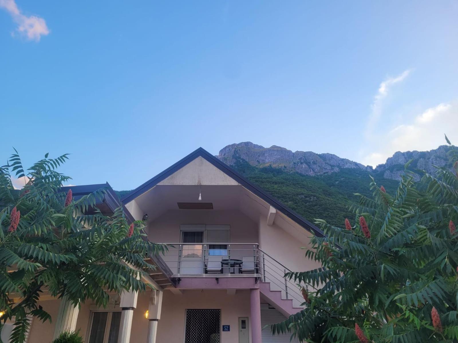 Lola Guest House Vuthaj Dış mekan fotoğraf