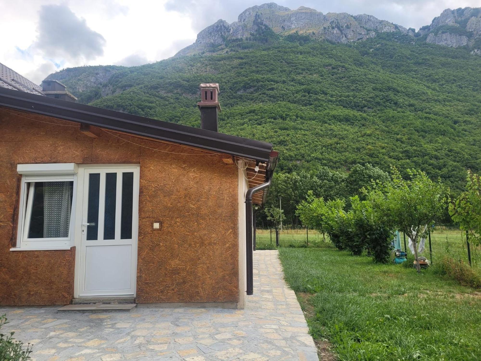 Lola Guest House Vuthaj Dış mekan fotoğraf