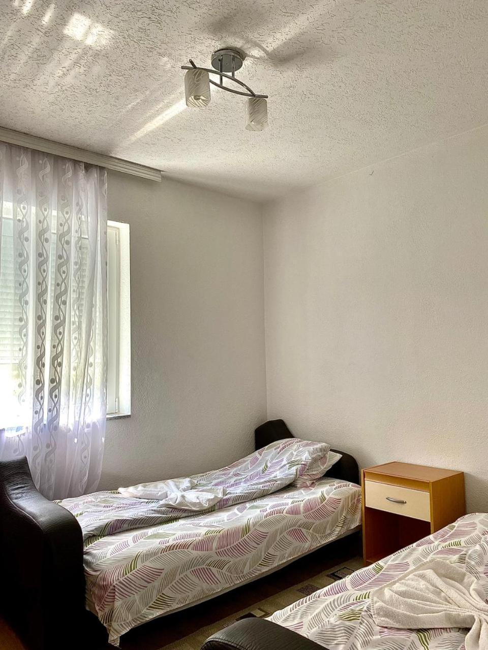 Lola Guest House Vuthaj Dış mekan fotoğraf