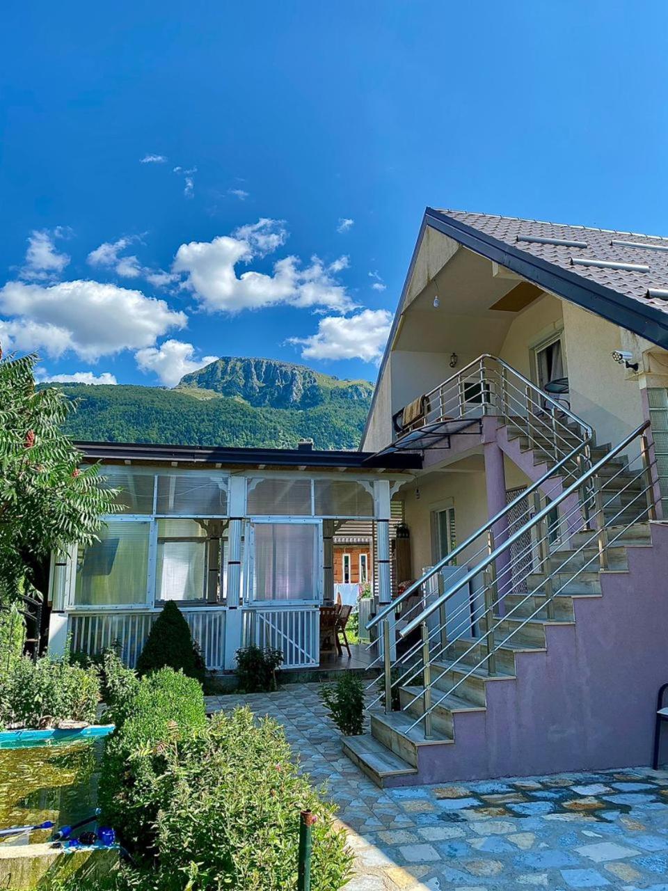 Lola Guest House Vuthaj Dış mekan fotoğraf